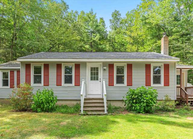 Property at 30 John St, Raymond, NH 03077, 3 beds, 1 bath