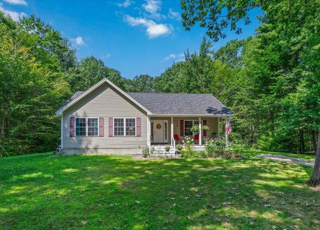 Property at 5 Pinehurst Dr, Bennington, NH 03442, 3 beds, 1 bath