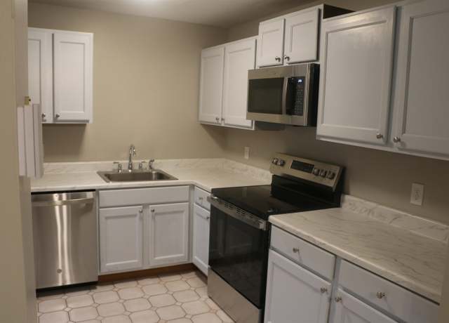 Property at 3 Fairfax Ave #363, Derry, NH 03038, 2 beds, 1 bath