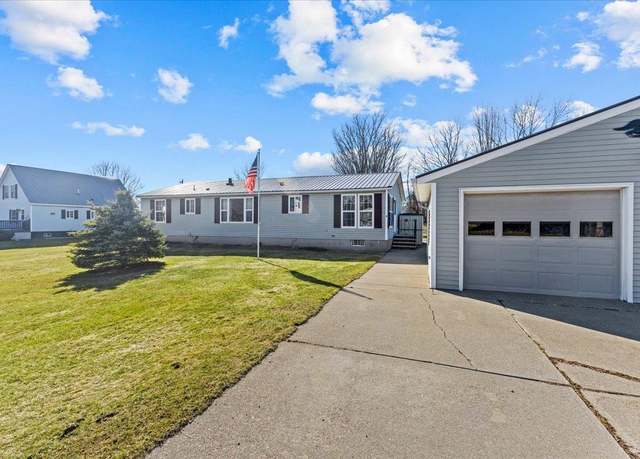 Property at 8 Leclaire Dr, Milton, VT 05468, 3 beds, 2 baths