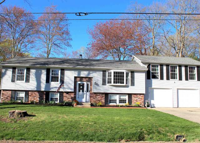 Property at 35 Vernon Ave, Rochester, NH 03867, 4 beds, 2 baths