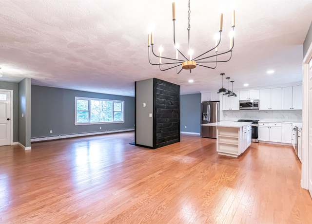 Property at 9 Hilltop Dr, Plymouth, NH 03264, 5 beds, 3.5 baths