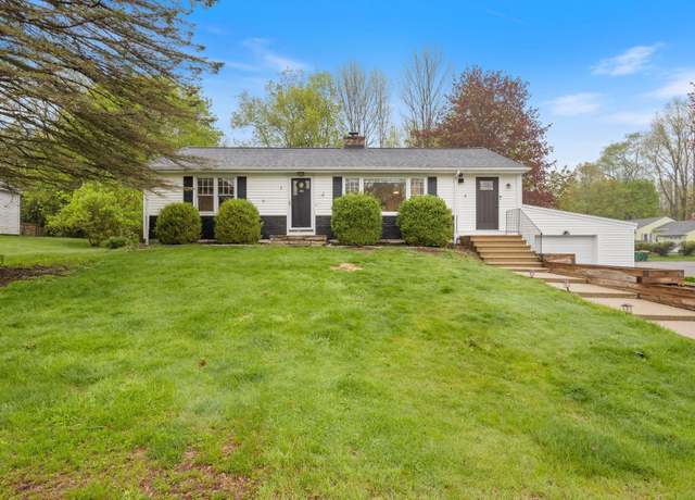 Property at 4 Thomas St, Rochester, NH 03867, 3 beds, 1 bath