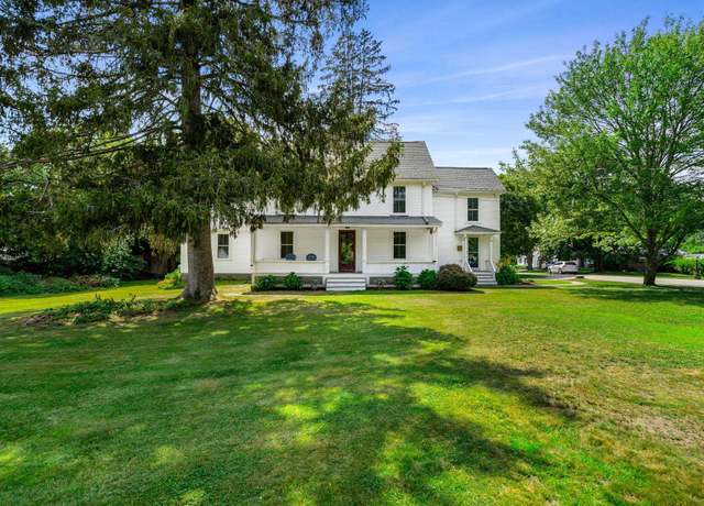 Property at 4 Penn Ln, Exeter, NH 03833, 4 beds, 2.5 baths