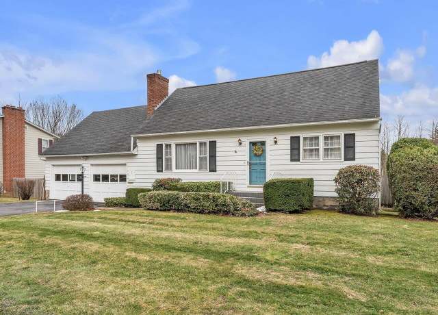 Property at 10 Woodland Pl, South Burlington, VT 05403, 3 beds, 2 baths