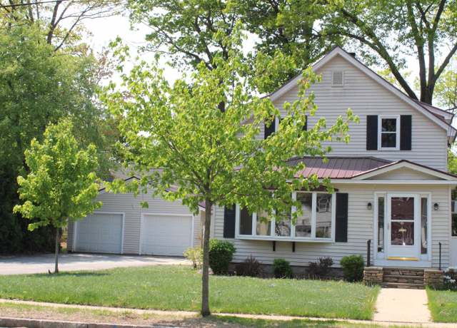 Property at 832 Maple St, Manchester, NH 03104, 2 beds, 1.5 baths