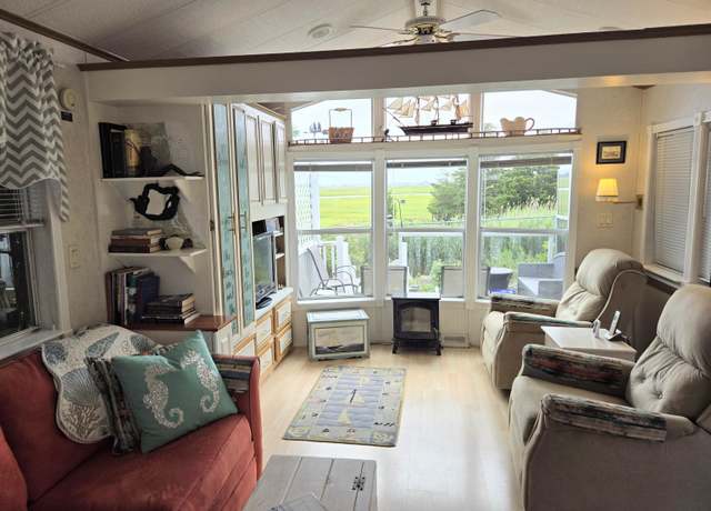 Property at 308 State Route 286 Lot 50, Seabrook, NH 03874, 1 bed, 1 bath