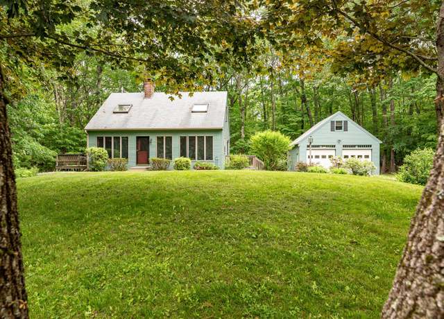 Property at 315 Middle Rd, Dover, NH 03820, 2 beds, 3 baths