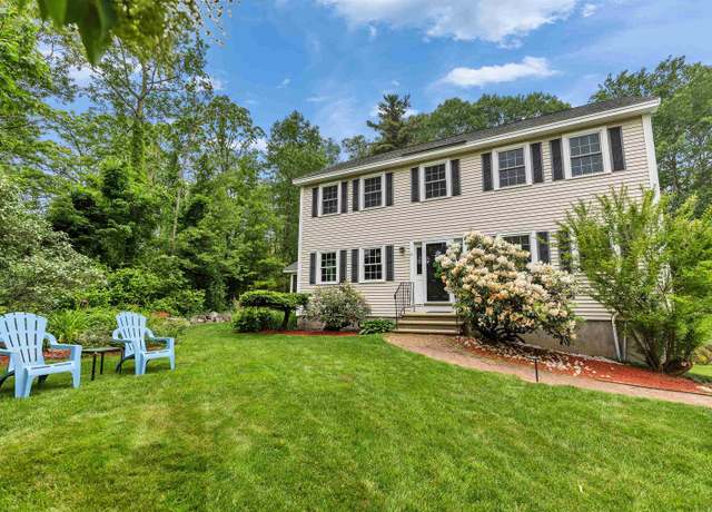 Property at 21 Winter Dr, Hooksett, NH 03106-1961, 4 beds, 1.5 baths