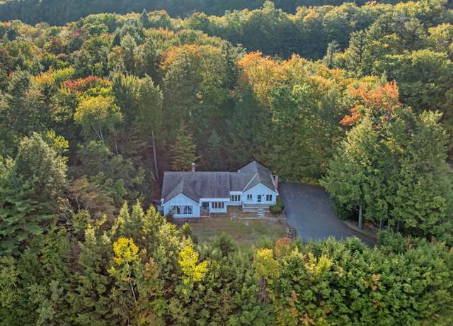 Property at 7 Parker Ct, Lincoln, NH 03251, 3 beds, 3 baths