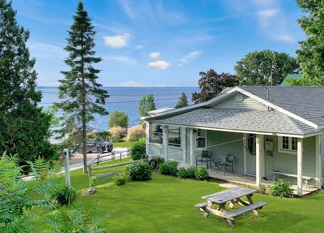Property at 121 Platt Rd, Highgate, VT 05459, 2 beds, 1.5 baths