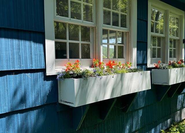 Property at 446 New Boston Rd, Norwich, VT 05055, 2 beds, 1 bath