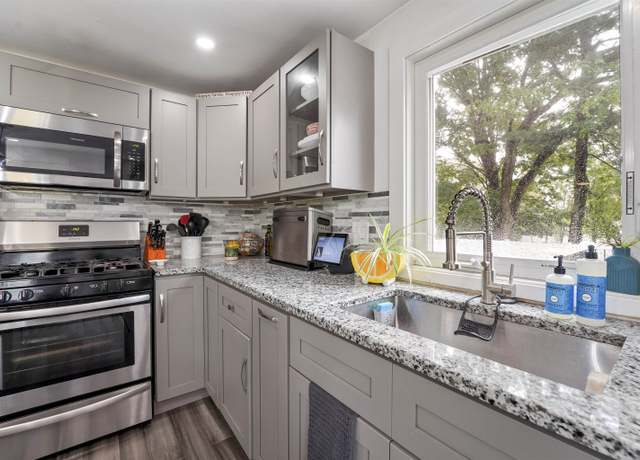 Property at 610 S Main St, Nashua, NH 03060, 3 beds, 1.5 baths