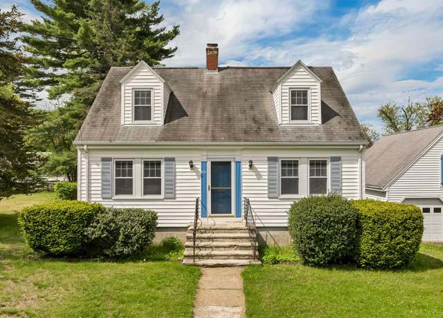 Property at 100 Essex Ave, Portsmouth, NH 03801, 2 beds, 1.5 baths