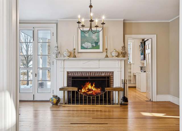 Property at 10 College Hill Rd, Woodstock, VT 05091, 5 beds, 4.5 baths