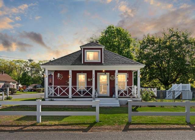Property at 13 Granite Ave, Salem, NH 03079, 2 beds, 1 bath