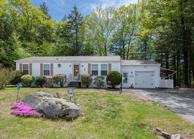 Property at 136 Heather Ln, Hampstead, NH 03841, 2 beds, 2 baths