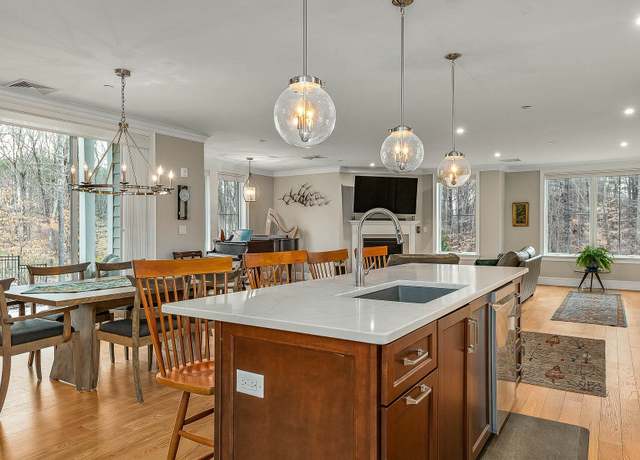 Property at 32 Willey Creek Rd #102, Exeter, NH 03833, 2 beds, 2 baths