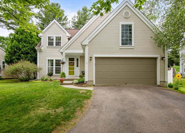 Property at 31 Iris Ln, South Burlington, VT 05403, 3 beds, 2.5 baths