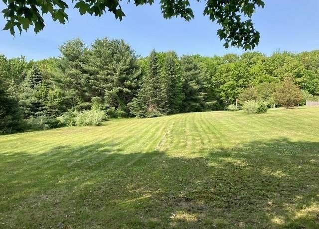 Property at 35 Deerfield Rd, Nottingham, NH 03290