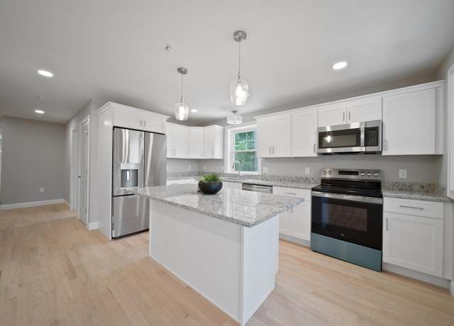Property at 7 Cypress Ln #5, Windham, NH 03087, 2 beds, 2 baths