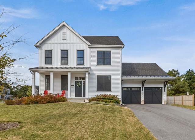 Property at 287 Caspian Ln, Shelburne, VT 05482, 3 beds, 2.5 baths