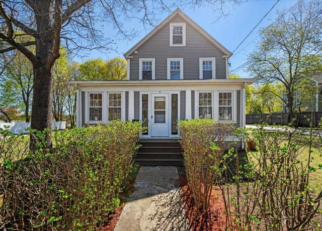 Property at 74 Washington St, Seabrook, NH 03874, 3 beds, 2 baths
