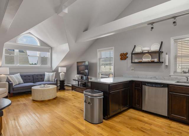 Property at 314 Islington St #6, Portsmouth, NH 03801, 1 bed, 1 bath