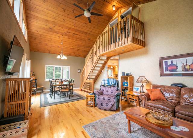 Property at 123 E Village Cir, Wilmington, VT 05363, 4 beds, 2.5 baths