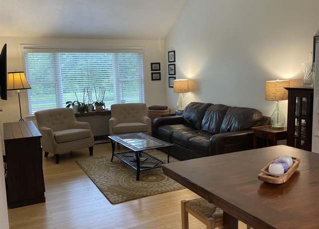 Property at 18 Woodside Meadow Rd #4, York, ME 03909, 1 bed, 1 bath
