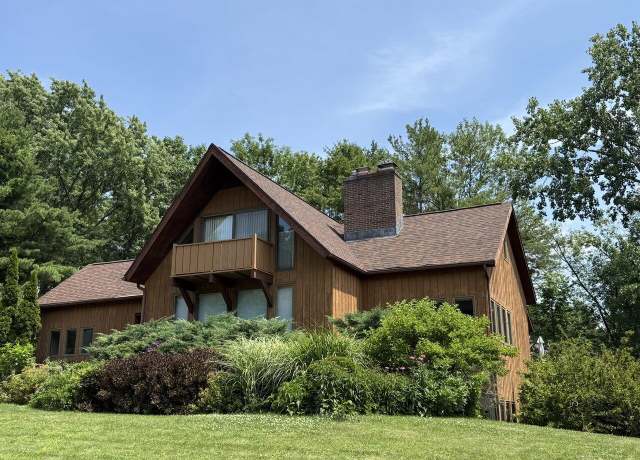 Property at 20 S Cove Rd, Burlington, VT 05401, 3 beds, 3 baths