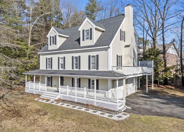 Property at 4 Autumn Way, Seabrook, NH 03874, 3 beds, 2.5 baths