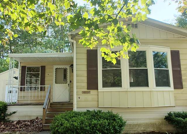 Property at 9 Desert Wind Ln, Rochester, NH 03867, 2 beds, 1 bath