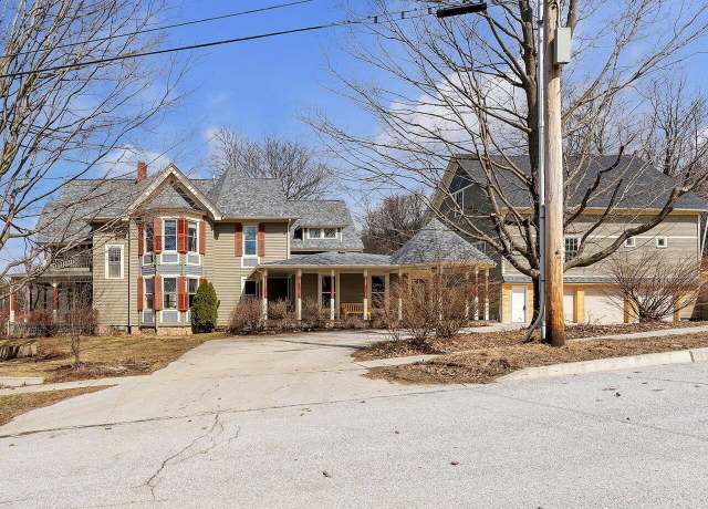 Property at 105 High St, St. Albans City, VT 05478, 5 beds, 3.5 baths