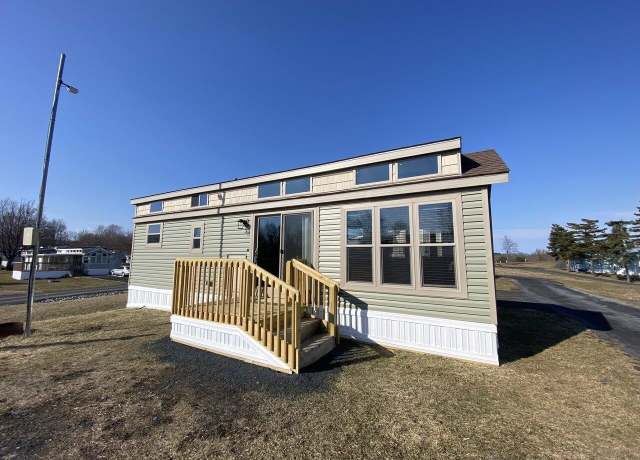 Property at 4 Nautical Ct, South Hero, VT 05486, 1 bed, 1.5 baths