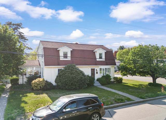 Property at 72 Upland St, Manchester, NH 03102, 5 beds, 2.5 baths