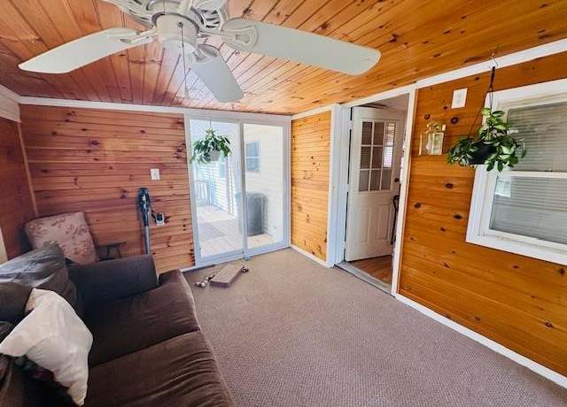 Property at 6 Knights Ct, Raymond, NH 03077, 2 beds, 1 bath