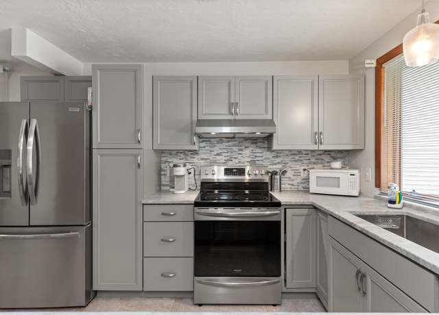 Property at 11 Village West Dr #5, Bristol, NH 03222, 2 beds, 2.5 baths