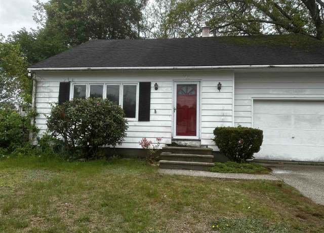 Property at 23 April Dr, Nashua, NH 03060, 3 beds, 1.5 baths