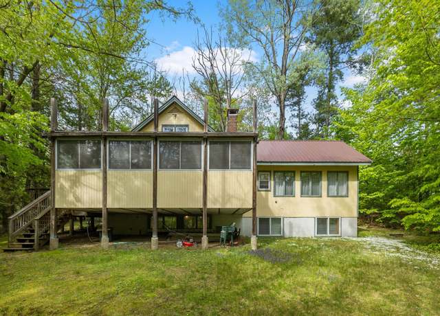 Property at 46 Crestwood Dr, Conway, NH 03860, 5 beds, 3 baths