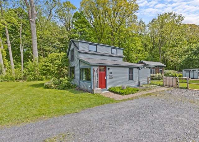 Property at 67 Proctor Ave, South Burlington, VT 05403, 3 beds, 2 baths