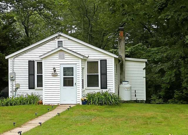 Property at 105 A Lawrence Rd, Salem, NH 03079, 1 bed, 1 bath