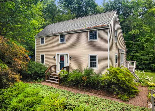 Property at 25 Parker Rd, Brookline, NH 03033, 3 beds, 2 baths