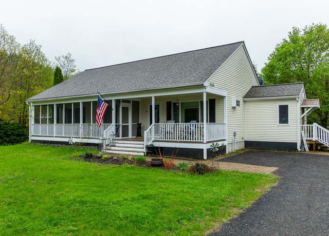 Property at 9 Dearborn Cir, Walpole, NH 03608, 3 beds, 2 baths