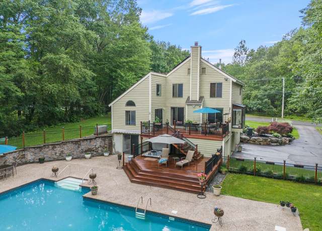 Property at 3 Dubeau Dr, Derry, NH 03038, 4 beds, 3 baths