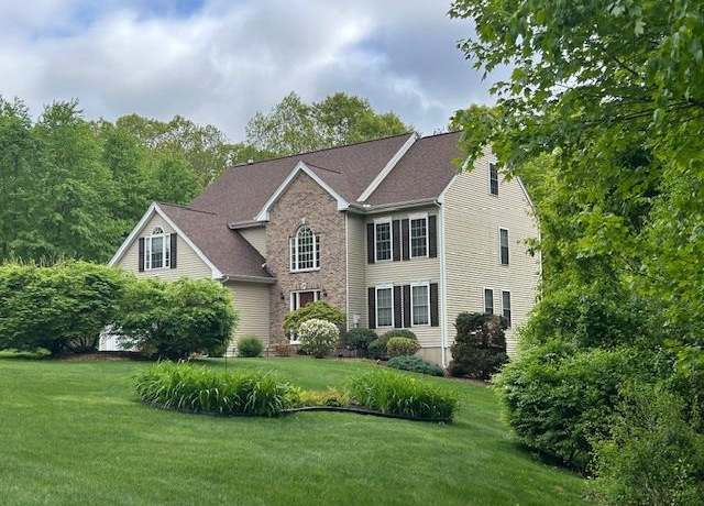 Property at 9 Copeland Dr, Hudson, NH 03051, 4 beds, 2.5 baths