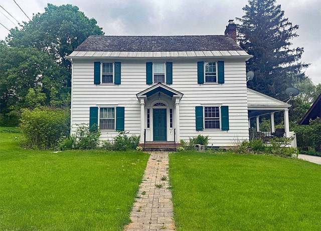 Property at 8 Kingsley Ave, Rutland City, VT 05701, 3 beds, 3.5 baths