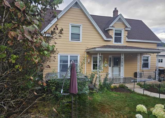 Property at 16 Gordon Ave, Berlin, NH 03570, 3 beds, 1.5 baths