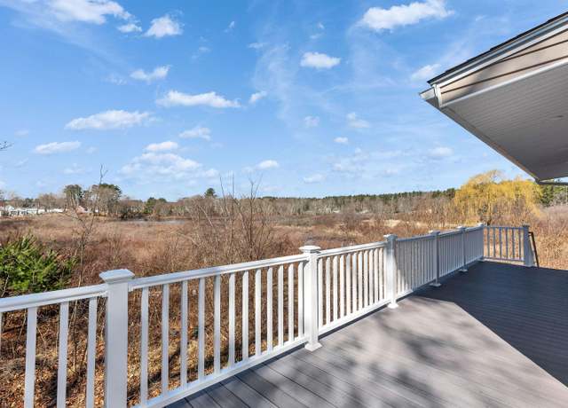 Property at 2 Diaz Dr, Raymond, NH 03077, 4 beds, 2.5 baths