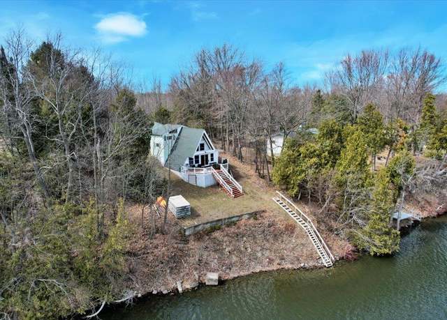 Property at 1780 Pelots Point Rd, North Hero, VT 05474, 3 beds, 1 bath